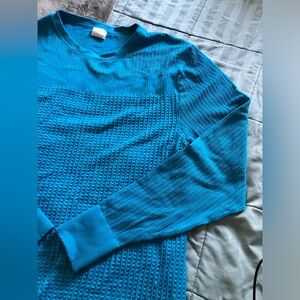 Bright blue no boundaries crew neck sweater in small
